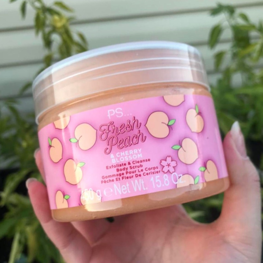PS fresh peach 🍑 and cherry blossom exfoliate and cleanse body scrub